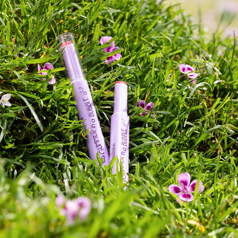 Essence Glimmer In A Bubble Jelly Lip Balm 01 Chasing Bubbles
