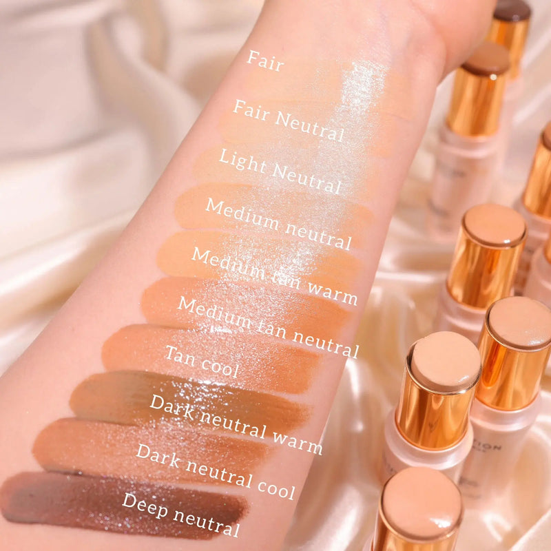 Revolution Skin Silk Glow Tint Sheer Foundation Stick Medium Neutral, stick foundation met stralende finish, foto 2 van 4