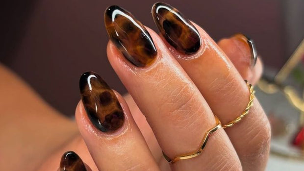 <h2>Tortoiseshell Nails</h2>