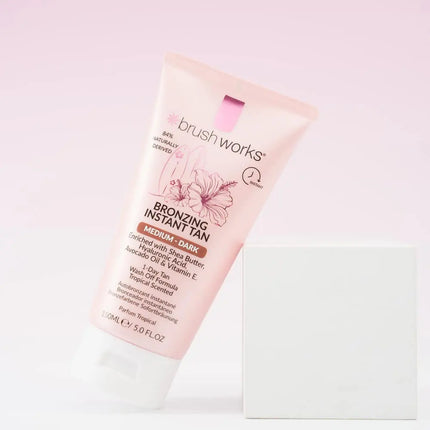 Brushworks Bronzing Instant Tan Medium/Dark