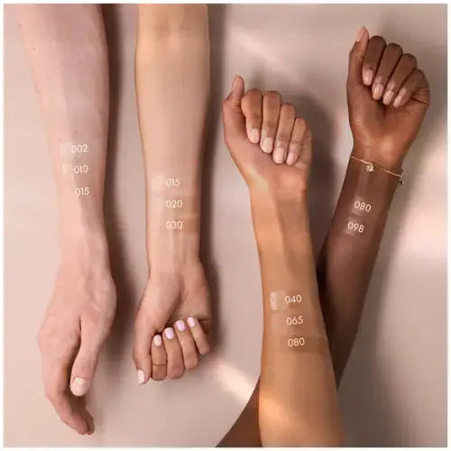 Catrice Soft Glam Filter Fluid 040 Medium / Tan, liquid foundation met stralende finish, foto 2 van 2