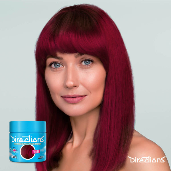 Directions Hair Color #rubine, semi-permanente haarverf in rood-paarse tint, op model