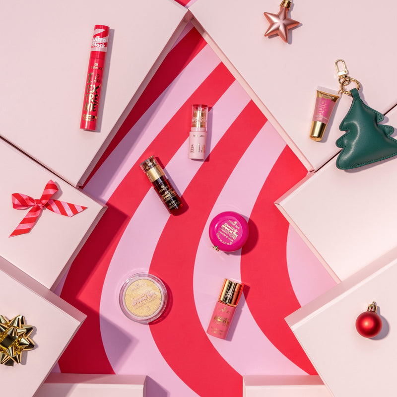 Essence Dancing Around the Xmas Tree Lip Beautifier 01 Snowflake Salsa, glanzende lip beautifier met glitter