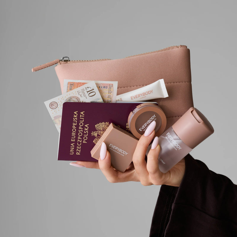 Everybody London Bronze & Go! Mini Beauty Bag, compact make-up tasje voor al je beauty essentials, foto 2 van 8