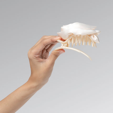 Kitsch Satin Rosette Flat Cloud Clip Cream