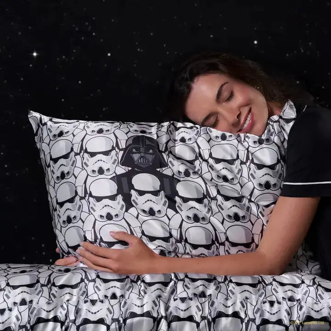 Kitsch Star Wars™ Satin Pillowcase Darth Vader & Stormtroopers King