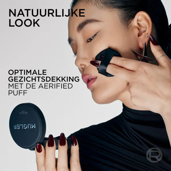 L'Oréal Paris x Mugler Subtle Glow Cushion Foundation 9, lichtgewicht foundation, foto 5 van 7
