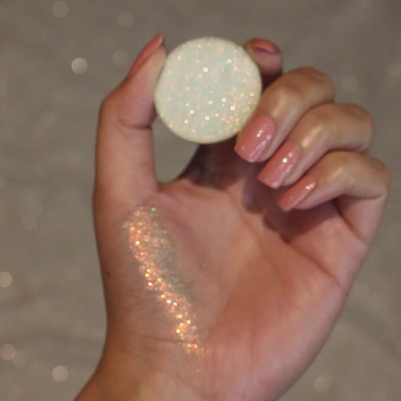 Vani Cosmetics Pressed Glitter Ethereal, koraalroze glitter oogschaduw met groene shift, foto 2 van 6